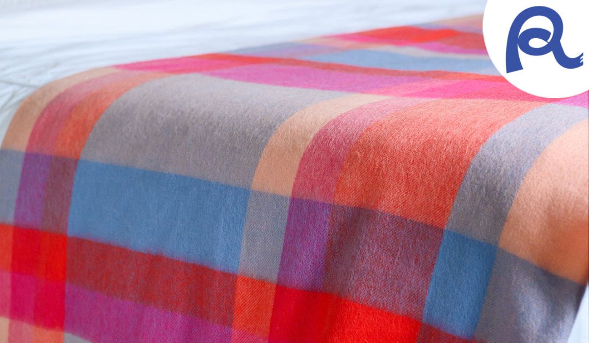 Choosing a 100% Lambswool Blanket for Lasting Comfort
