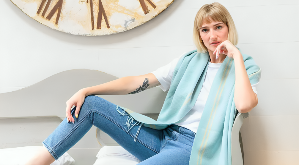 Why Lambswool Scarves Make the Perfect Gift Box Addition This Winter